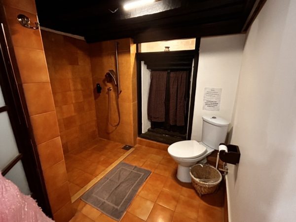 ネパール ニワチェンホテル