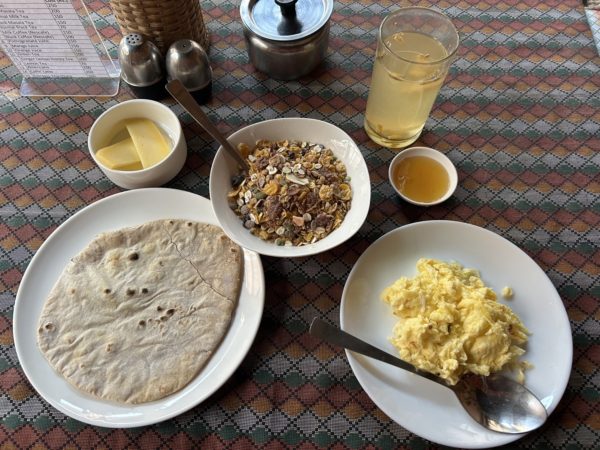 ネパール朝ごはん
