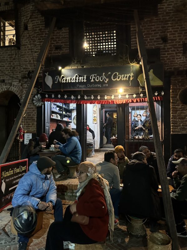 ネパール 昼食 ダルバート