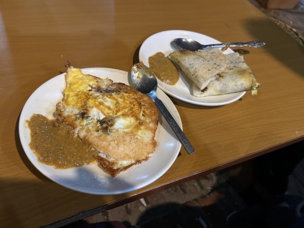 ネパール 昼食 ダルバート