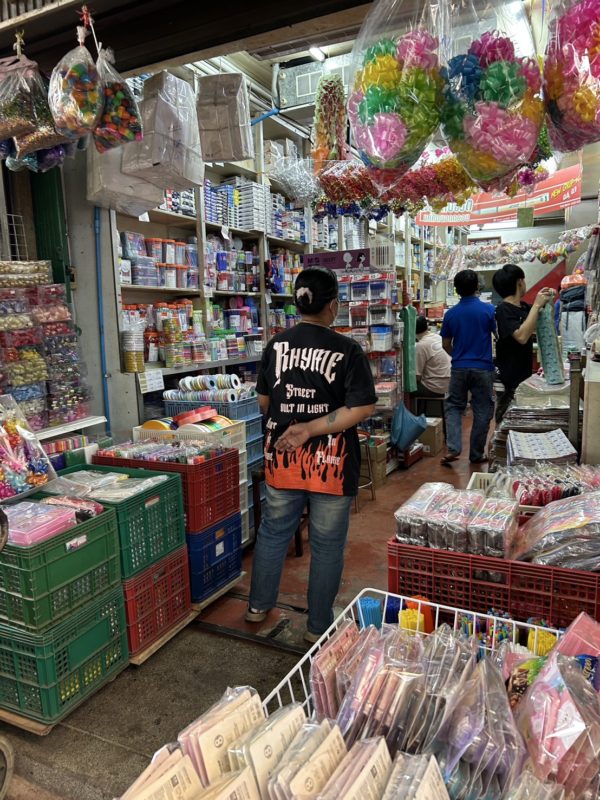 卸市場のヤワラート