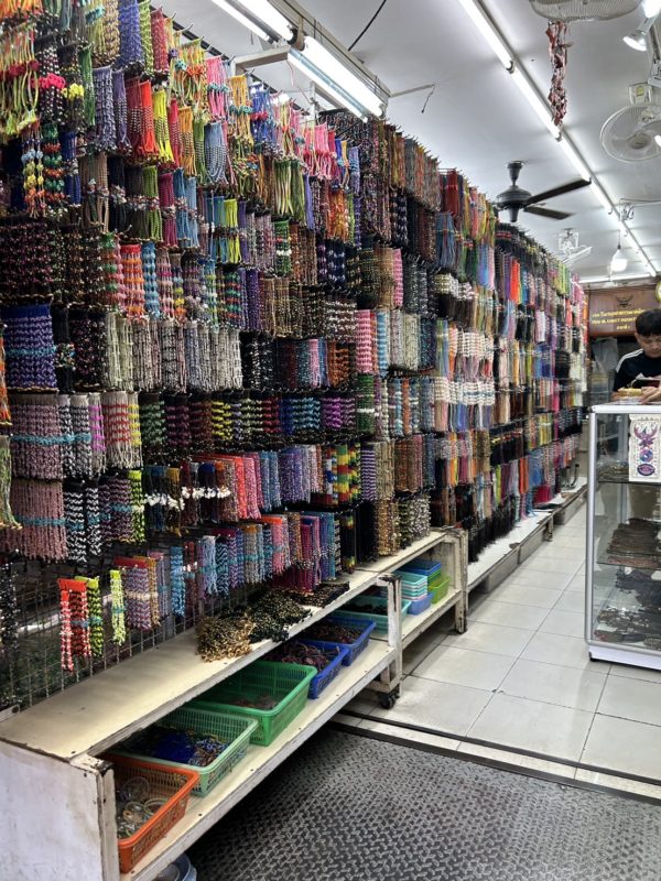 卸市場のヤワラート