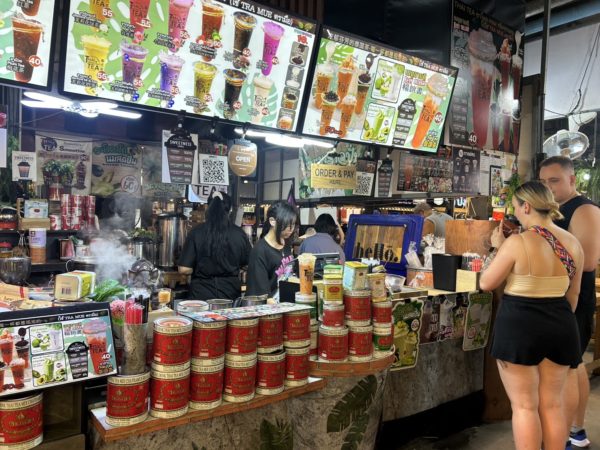 シーナカリン鉄道市場