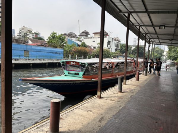 プラトゥナム 　船　水上バス