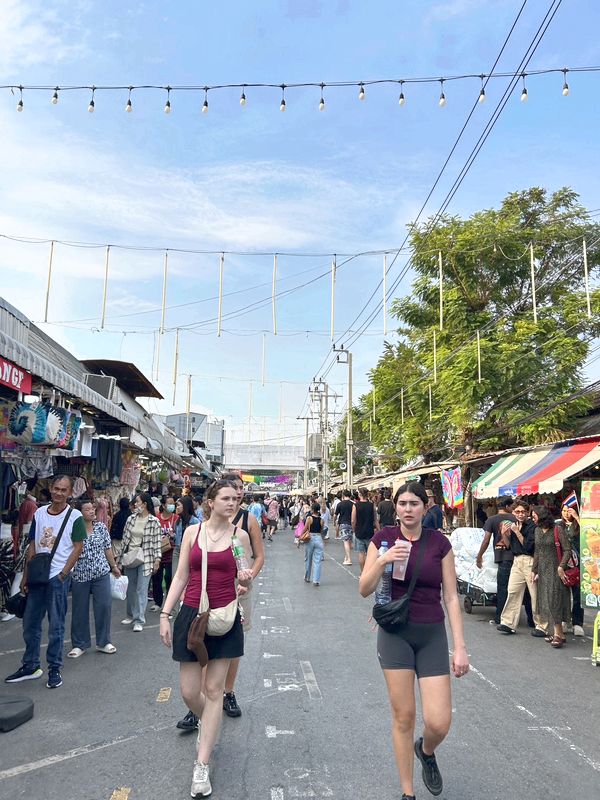 チャトチャックウィークエンドマーケット