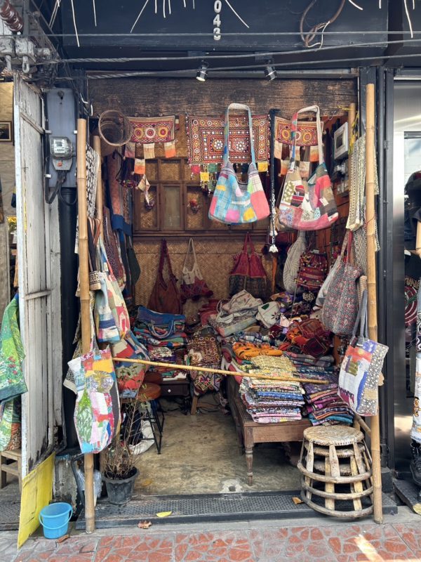 チャトチャックウィークエンドマーケット