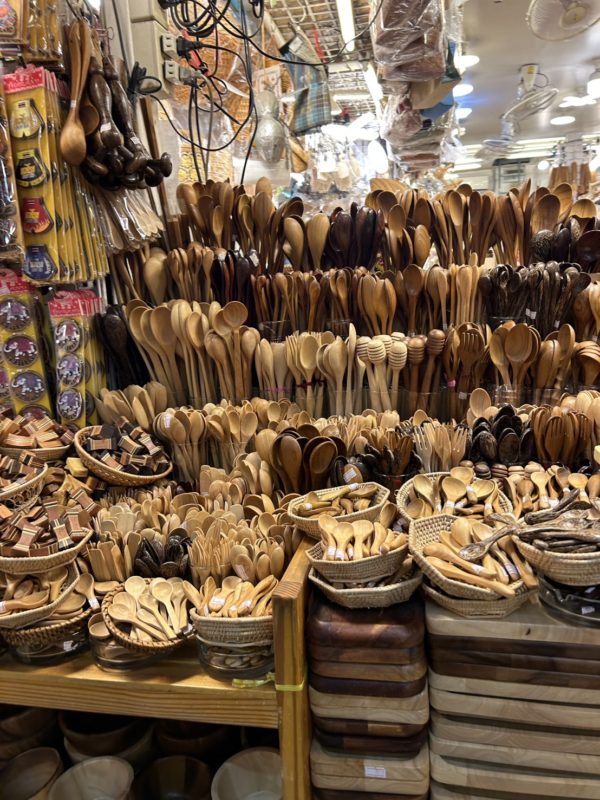 チャトチャックウィークエンドマーケット