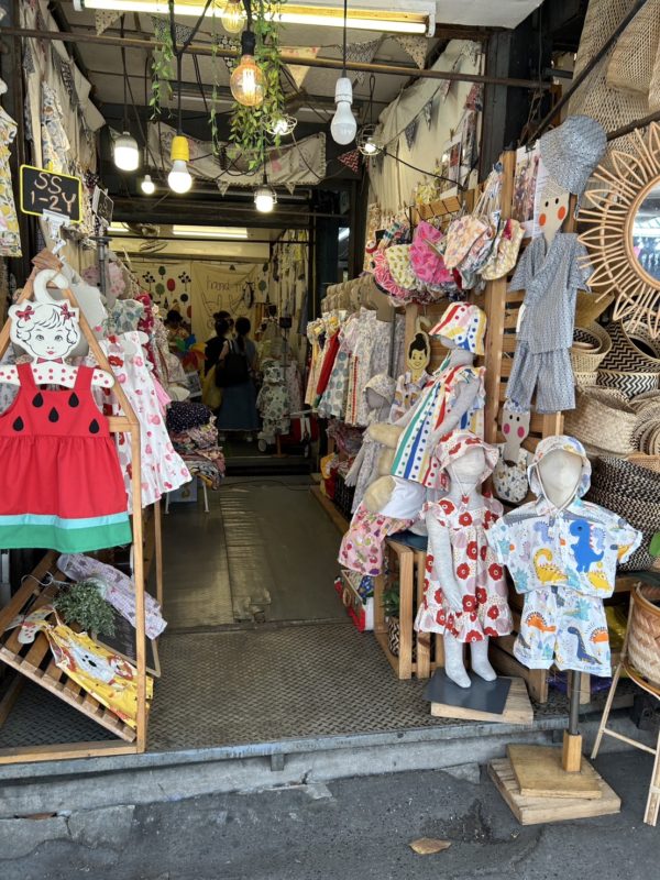 チャトチャックウィークエンドマーケット