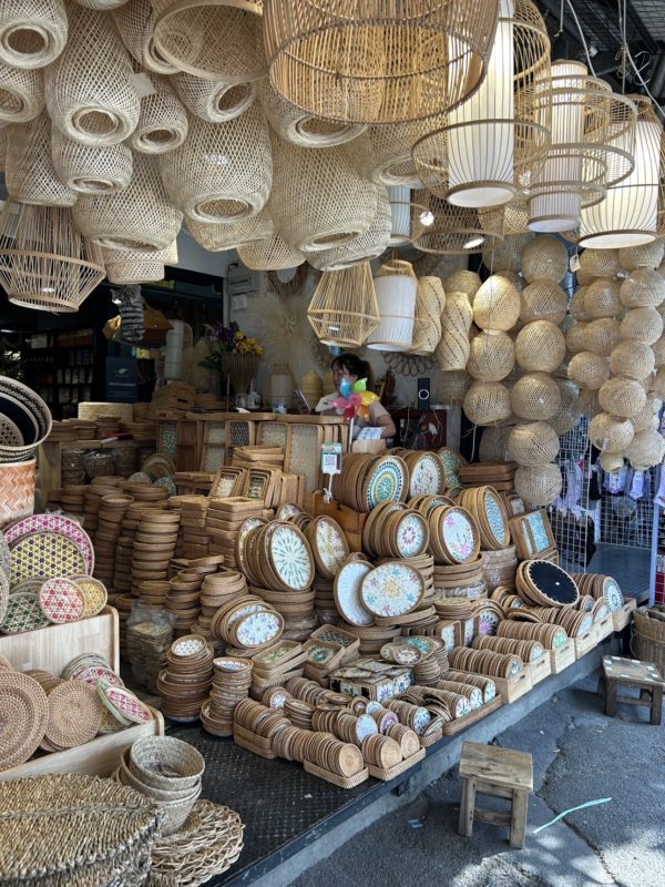 チャトチャックウィークエンドマーケット