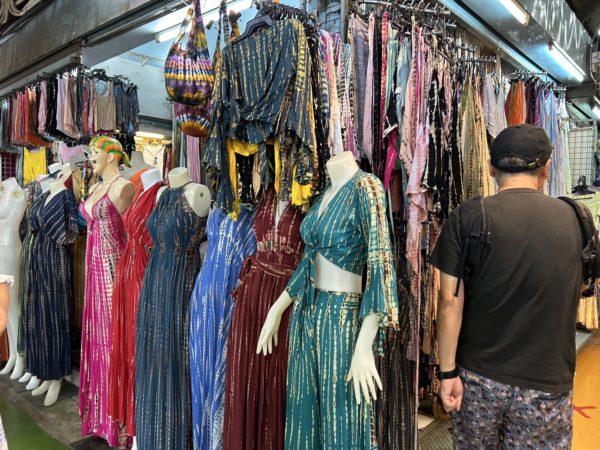 チャトチャックウィークエンドマーケット