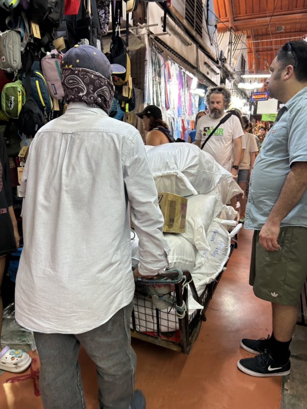 チャトチャックウィークエンドマーケット