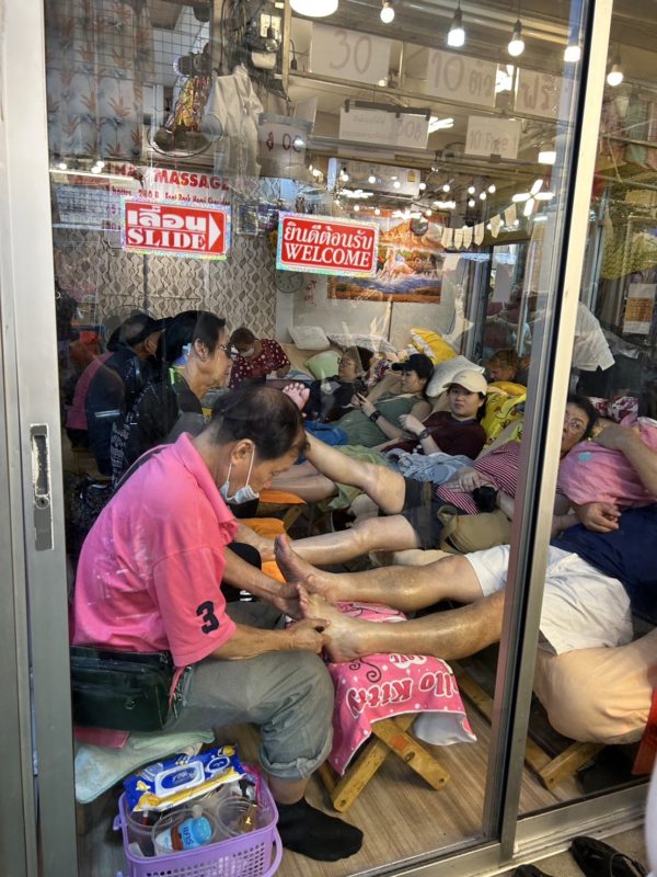 チャトチャックウィークエンドマーケット　マッサージ屋