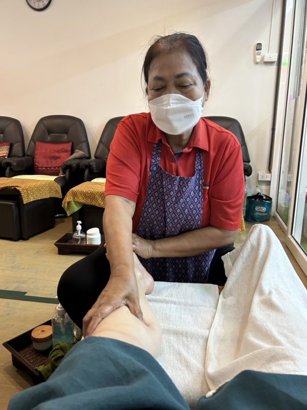 チャトチャックウィークエンドマーケット　マッサージ屋