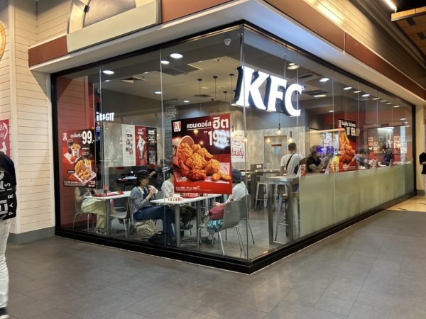 ターミナル21のフードコート