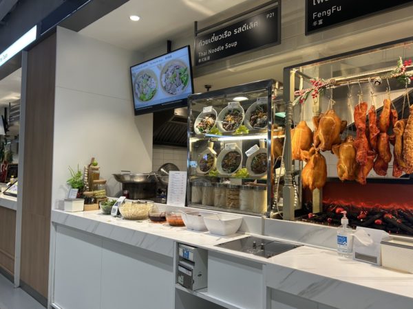 プラトゥナムファッションビルのフードコート