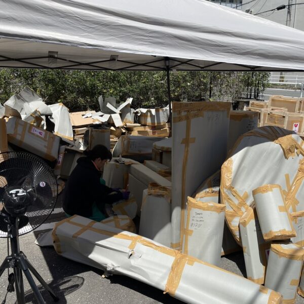 コンテナ　バリ島からコンテナ入荷