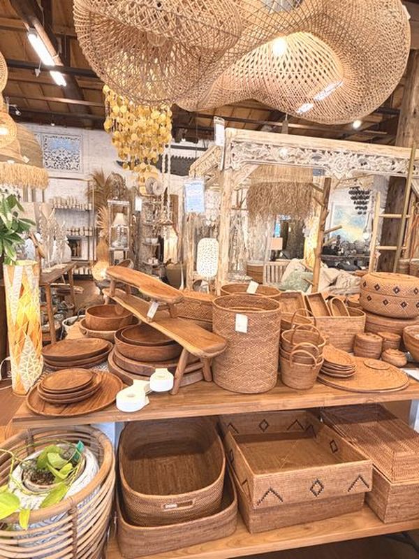 定休日 チャナン店内