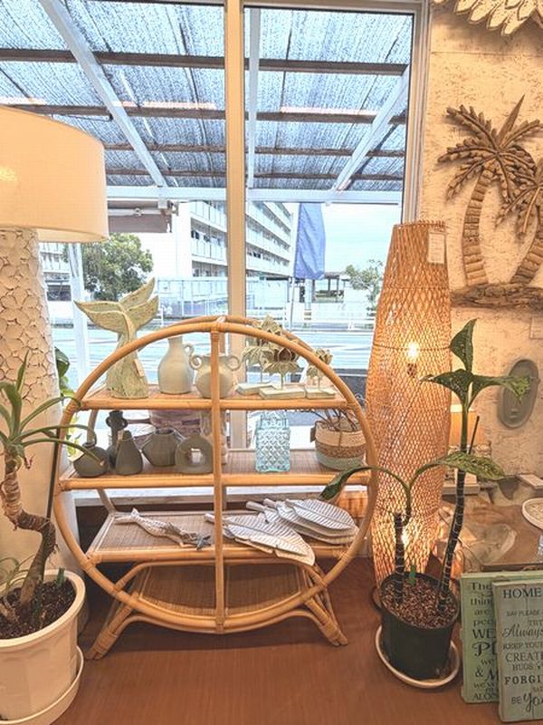 定休日 チャナン店内