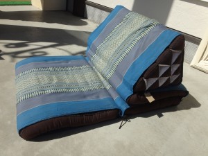 三角まくらベッド 三角まくらベッド