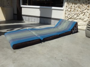 三角まくらベッド 三角まくらベッド