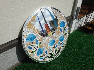 フラワータイプのモザイクミラー(中) フラワータイプのモザイクミラー(中)