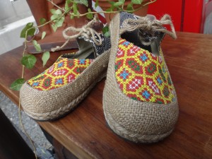 モン族、ナガ族、アカ族のサボ