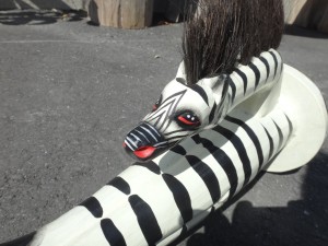 木彫りのシマウマ(小)