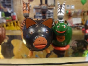 木彫りアニマル貯金箱