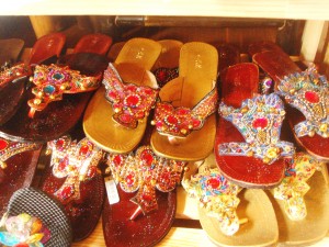 革ビーズサンダル