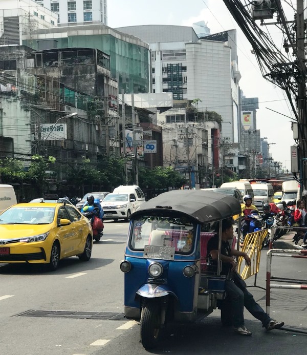 トゥクトゥク　タイバンコク
