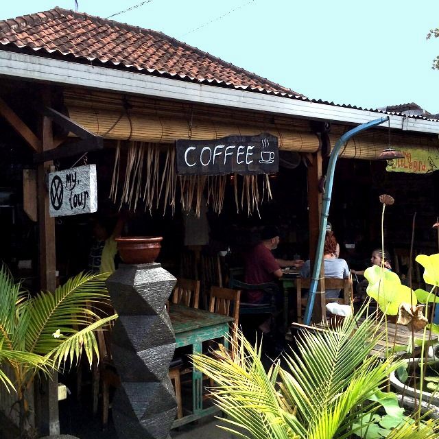 サヌール　ワルン