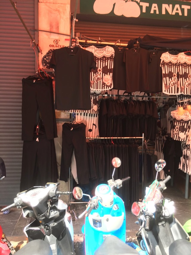 タイ 服喪 黒い服 タイ 服喪 黒い服