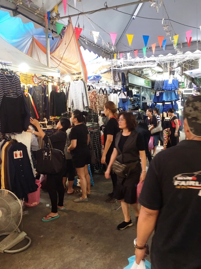 タイ 服喪 黒い服 タイ 服喪 黒い服