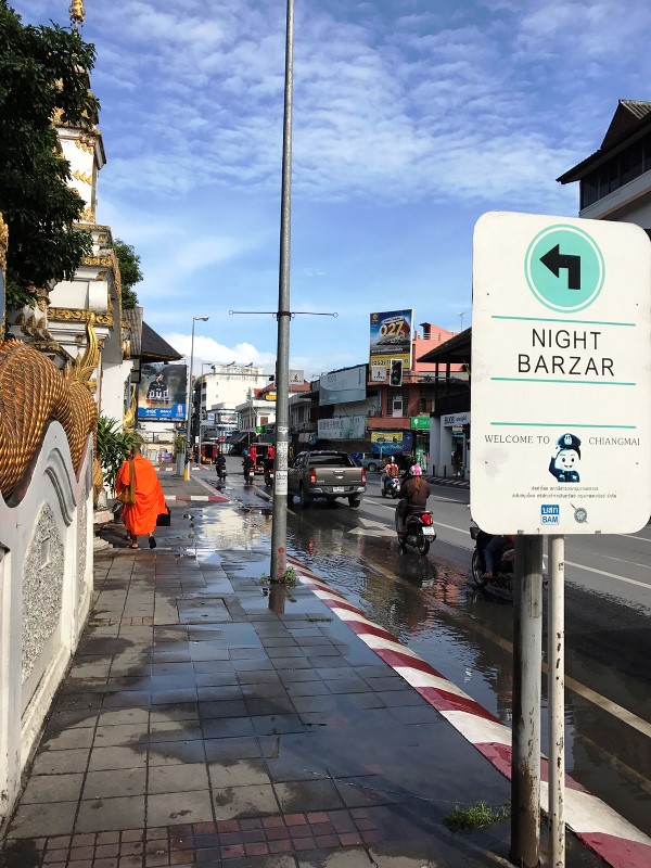 チェンマイ　ナイトバザール