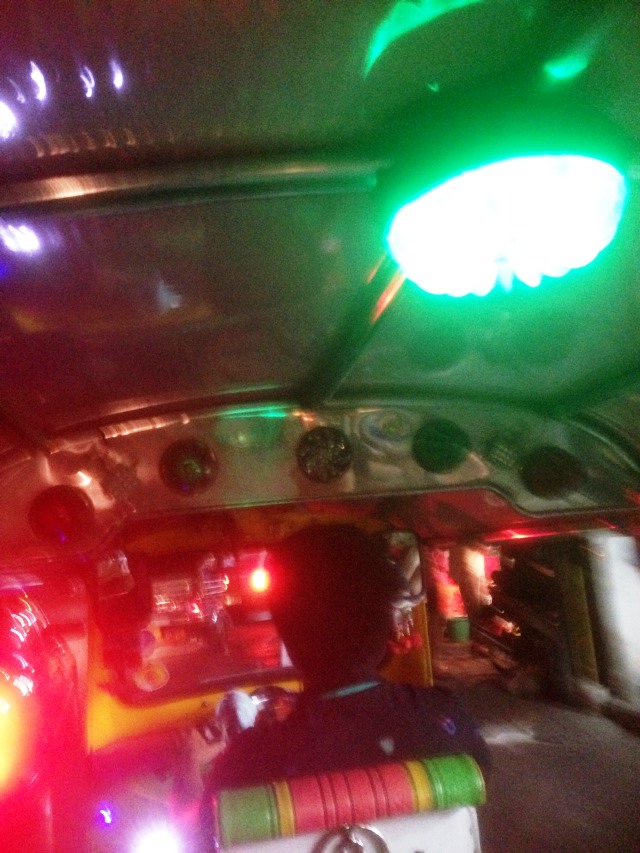 トゥクトゥク トゥクトゥク