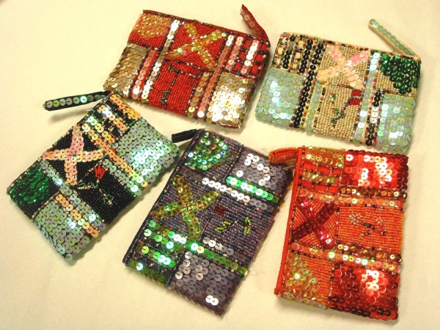 キラキラポーチ