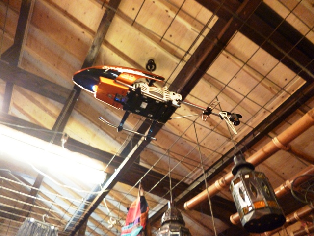 ヘリコプター／ラジコン